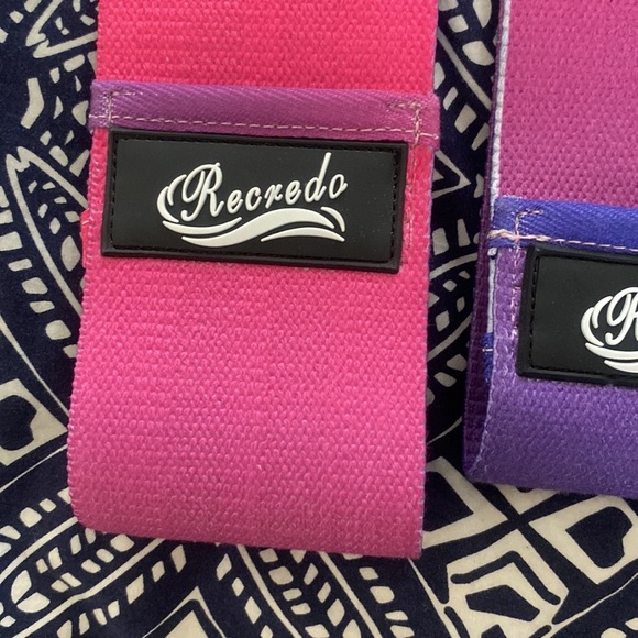 Workout 🏋️‍♀️ resistance ombré bands 3 sizes like new. Used once. - Picture 2 of 5